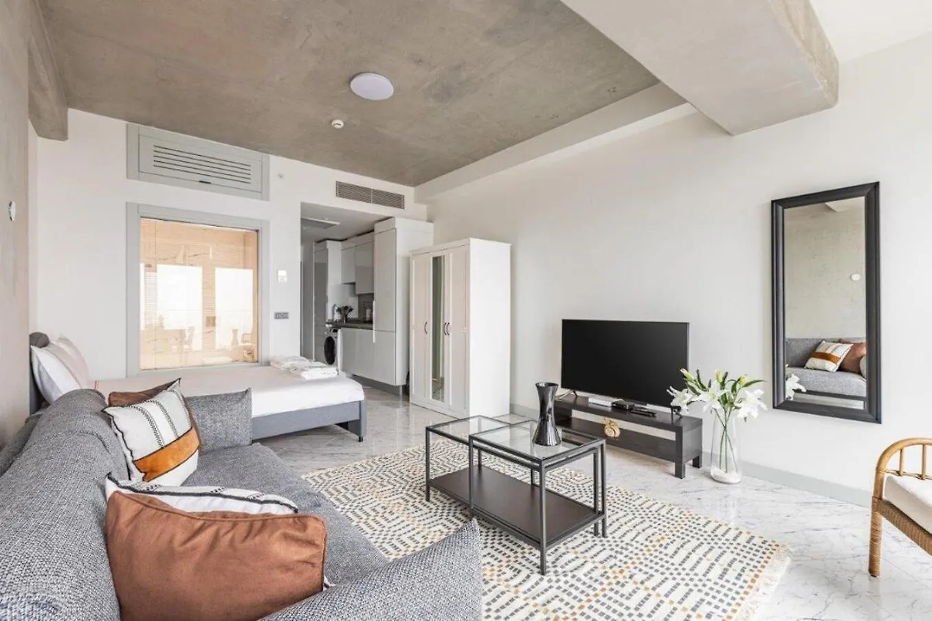 Apartment Trendy Cool Bright Studio Parking Poolviews! #254 Istanbul